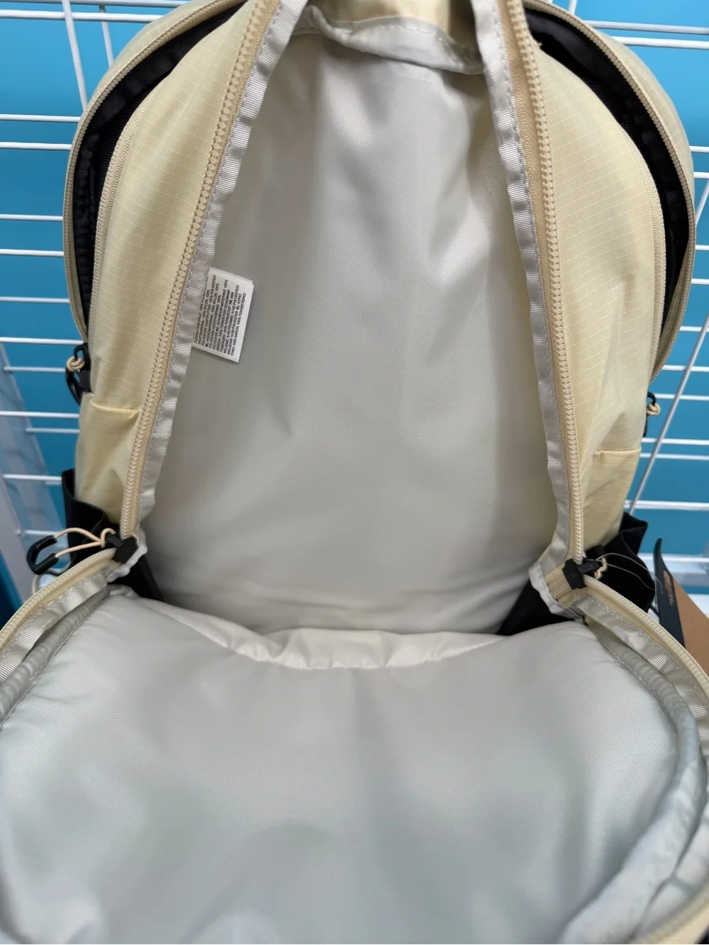 NWT North Face Borealis backpack 28 L - Gravel/TNF Black